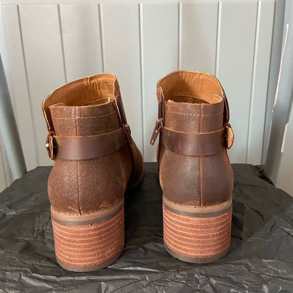 NIB Korks Sonya Distressed Leather Boot - Picture 7 of 10